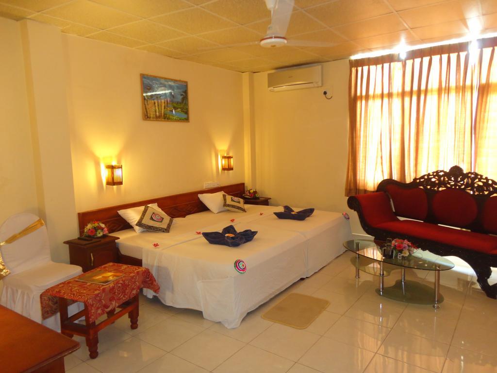 Brighten Hotel Colombo Exterior photo