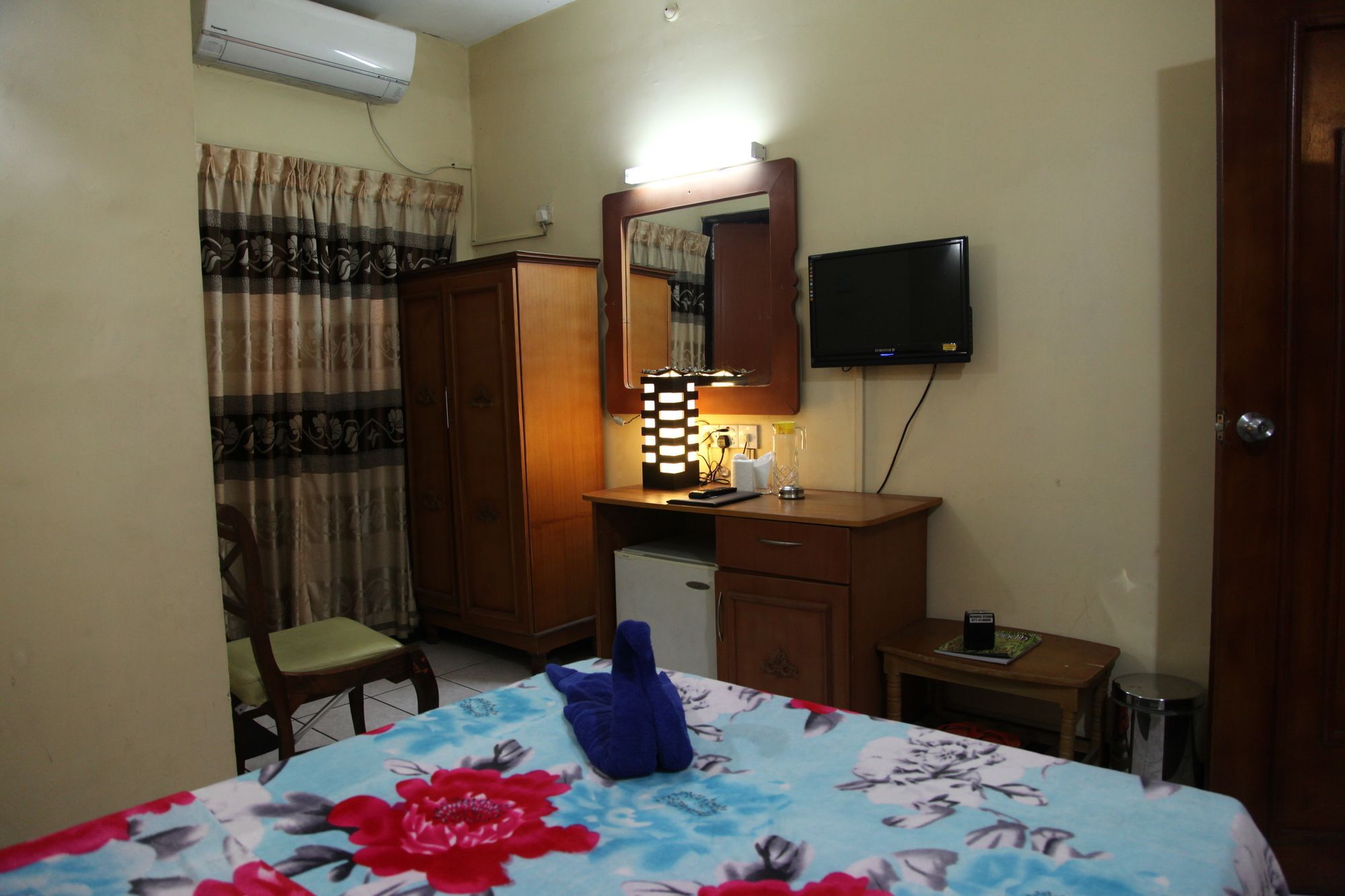 Brighten Hotel Colombo Exterior photo